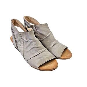 WN Women's 39 / 8.5 Miz Mooz Gray Leather Peep Toe Booties Sandals Heels Studded